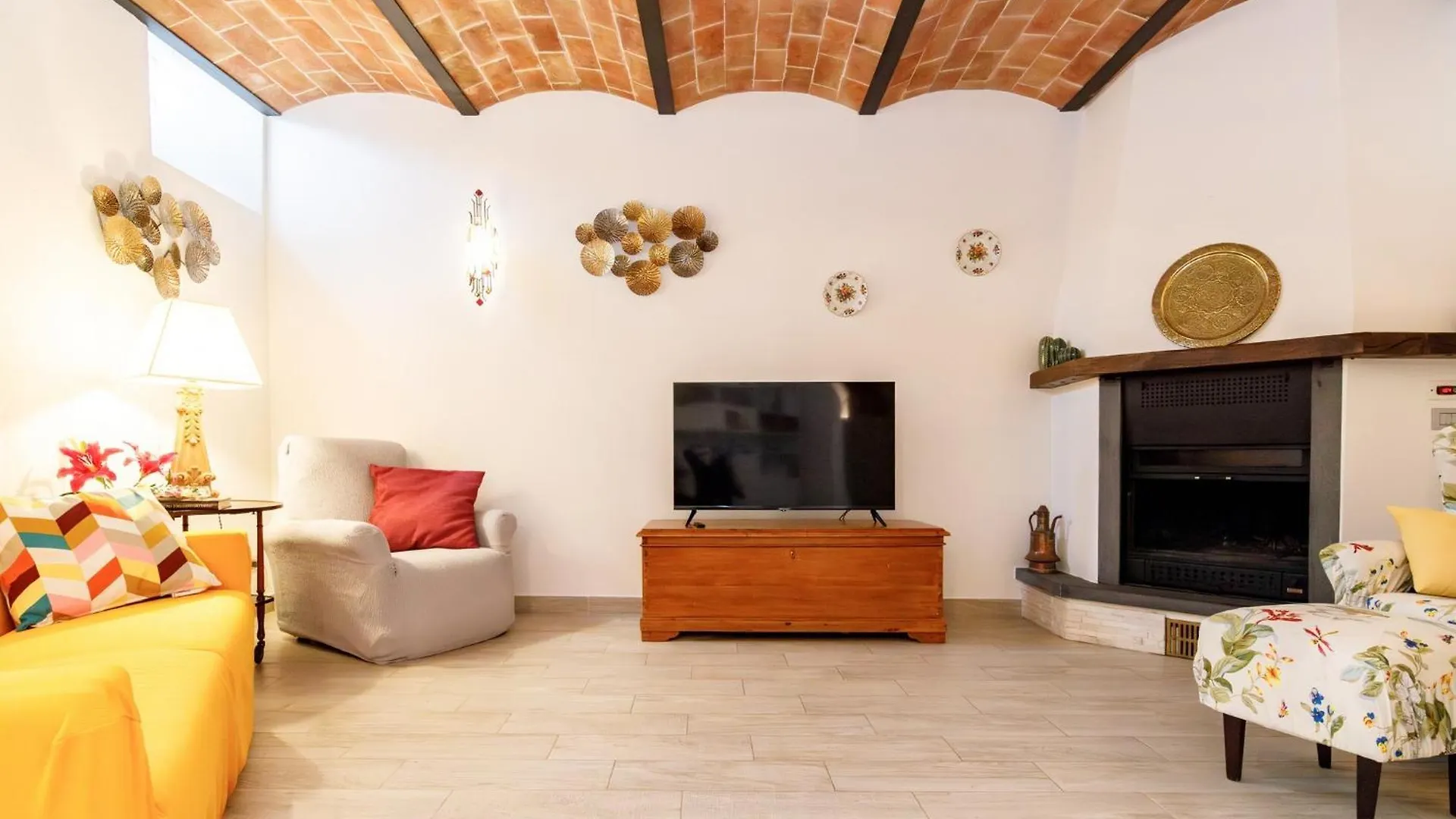 Apartment Siena Podere Rural Chic W Private Garden & Parking