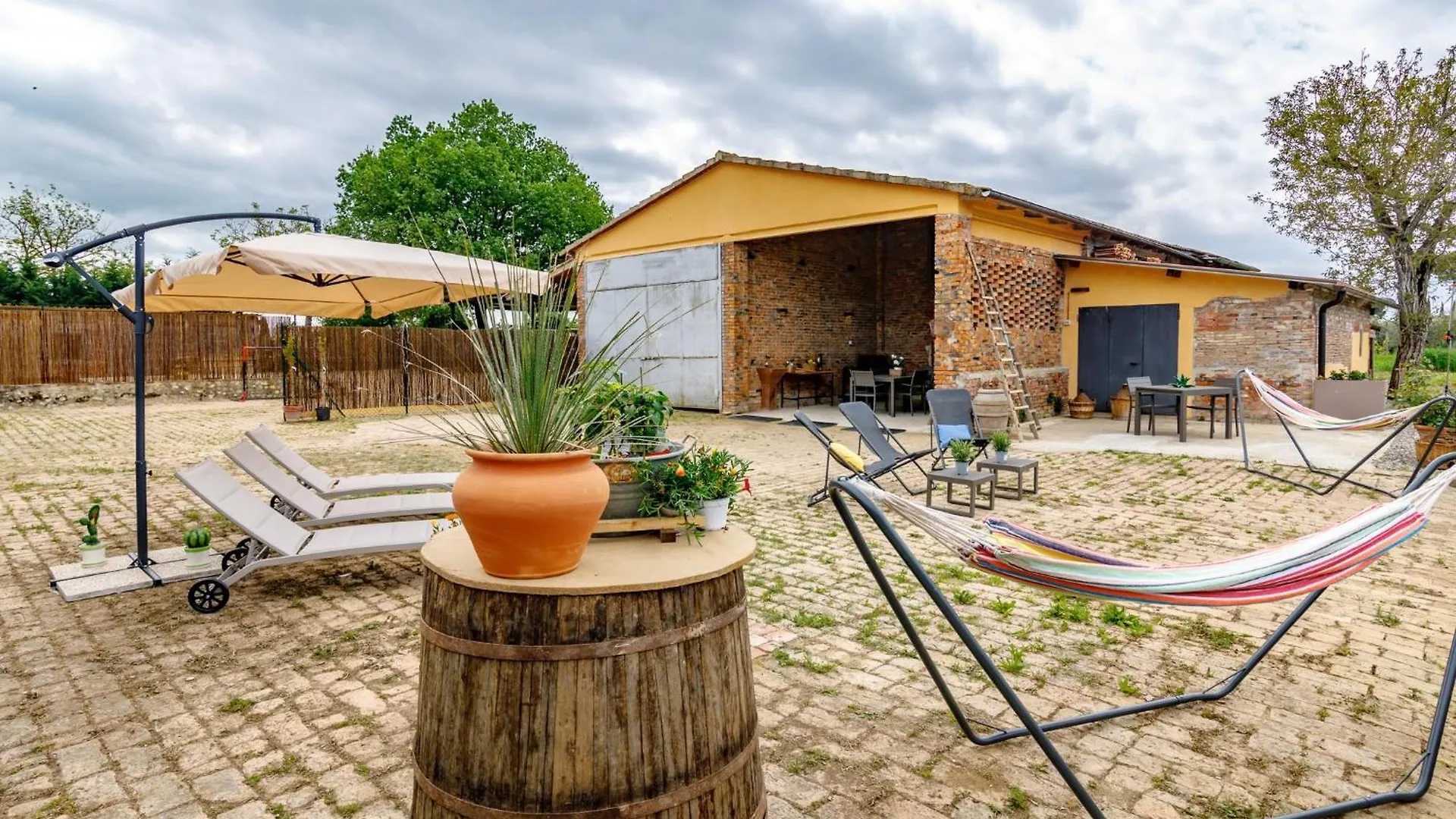 Siena Podere Rural Chic W Private Garden & Parking 0*,
