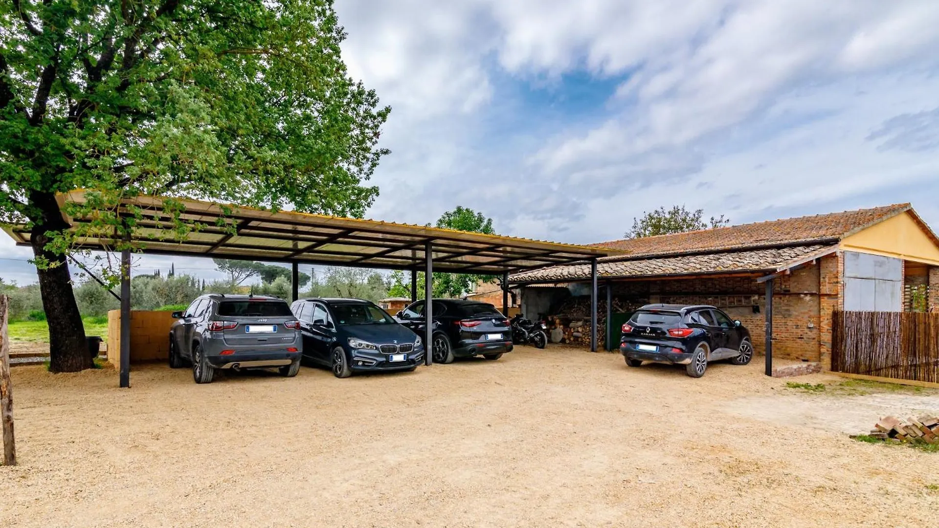 Siena Podere Rural Chic W Private Garden & Parking Apartment